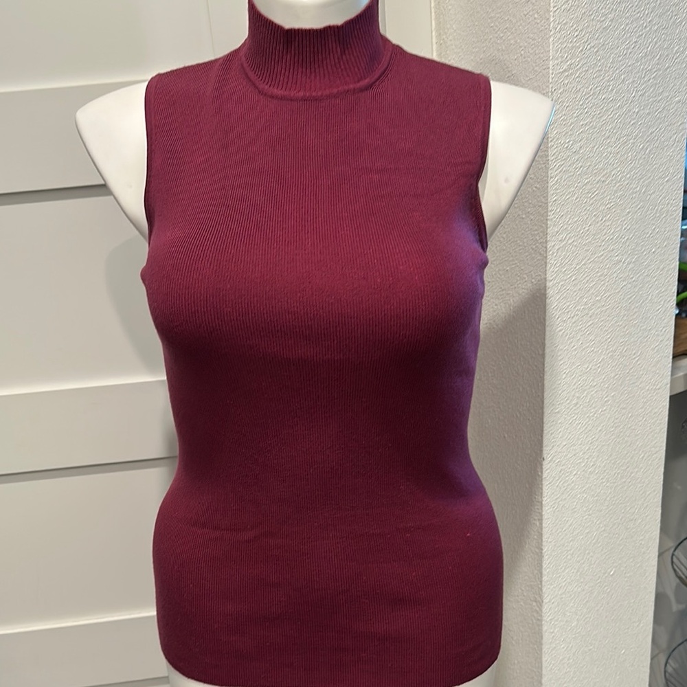 Elegant Sleeveless Purple Mock Turtleneck Sleeveless Sweater Size M